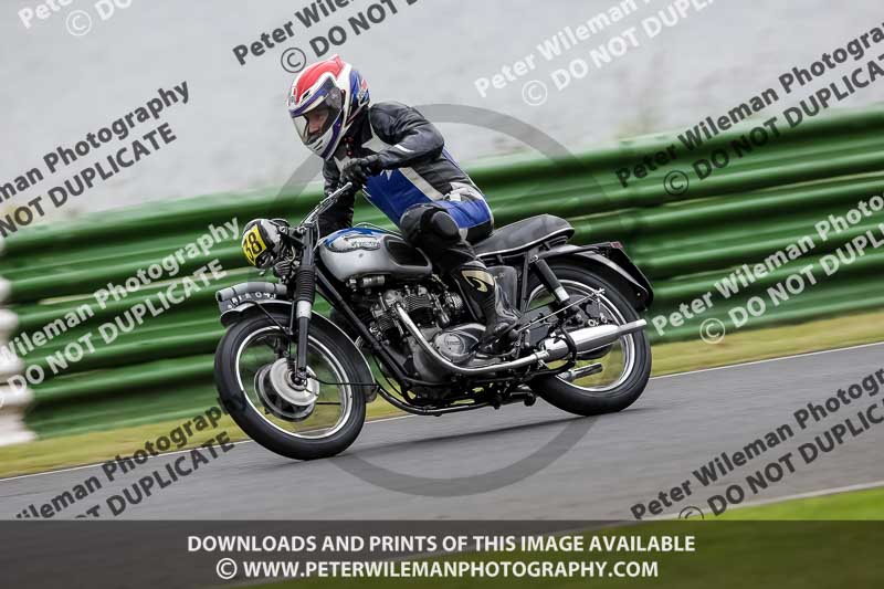 Vintage motorcycle club;eventdigitalimages;mallory park;mallory park trackday photographs;no limits trackdays;peter wileman photography;trackday digital images;trackday photos;vmcc festival 1000 bikes photographs